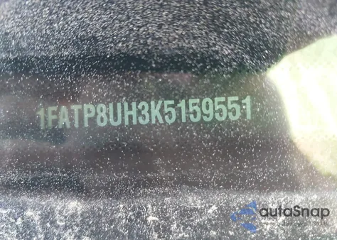 2019 Ford Mustang Ecoboost Premium z USA, uszkodzony, nr VIN 1FATP8UH3K5159551